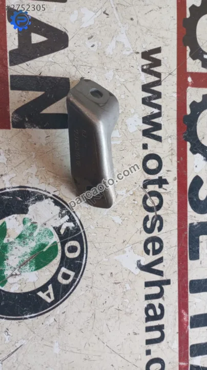 5Q0253461 Golf 8  1.0 DLA  katalizör alt bağlantı ayağı