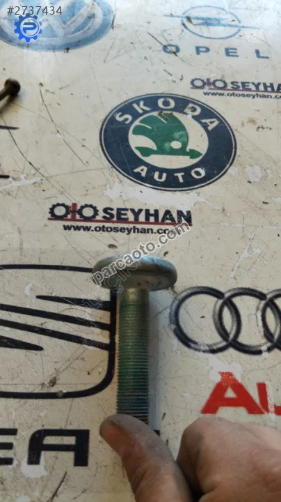 Jetta 2008 Arka porya vidası