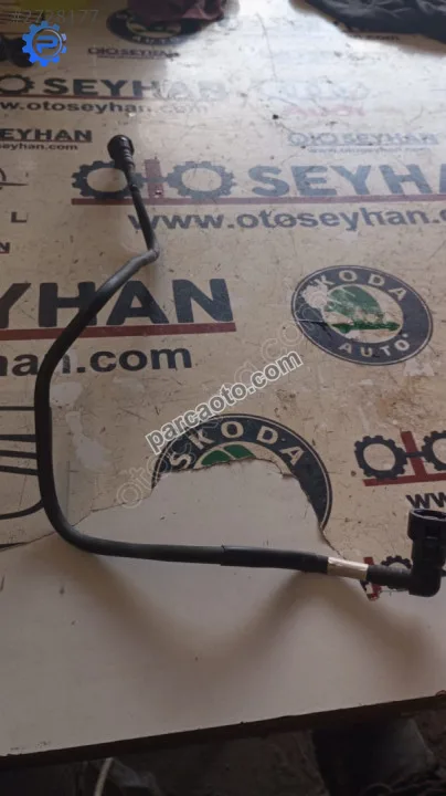 5Q0201293 Skoda Octavia 2021 1.5 TSI kısa yakıt borusu