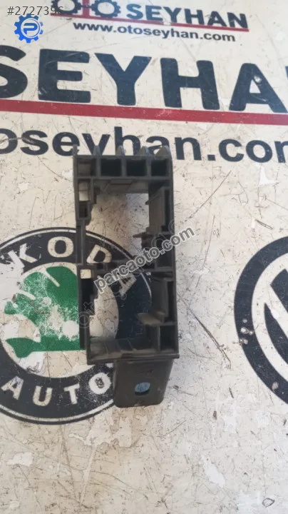 Toyota auris tesisat soket braketi