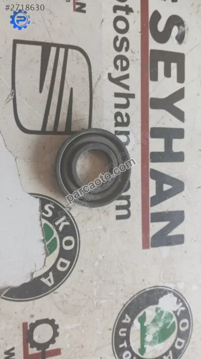 89039959 Toyota auris 2007 far lastiği kapağı