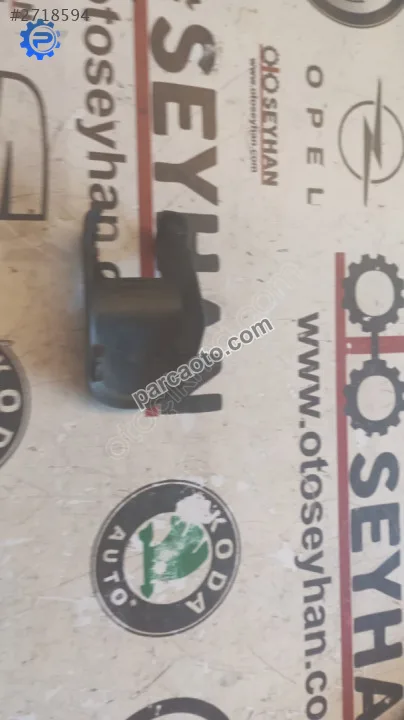 71691-02010 Toyota auris 2009 koltuk kızağı braketi
