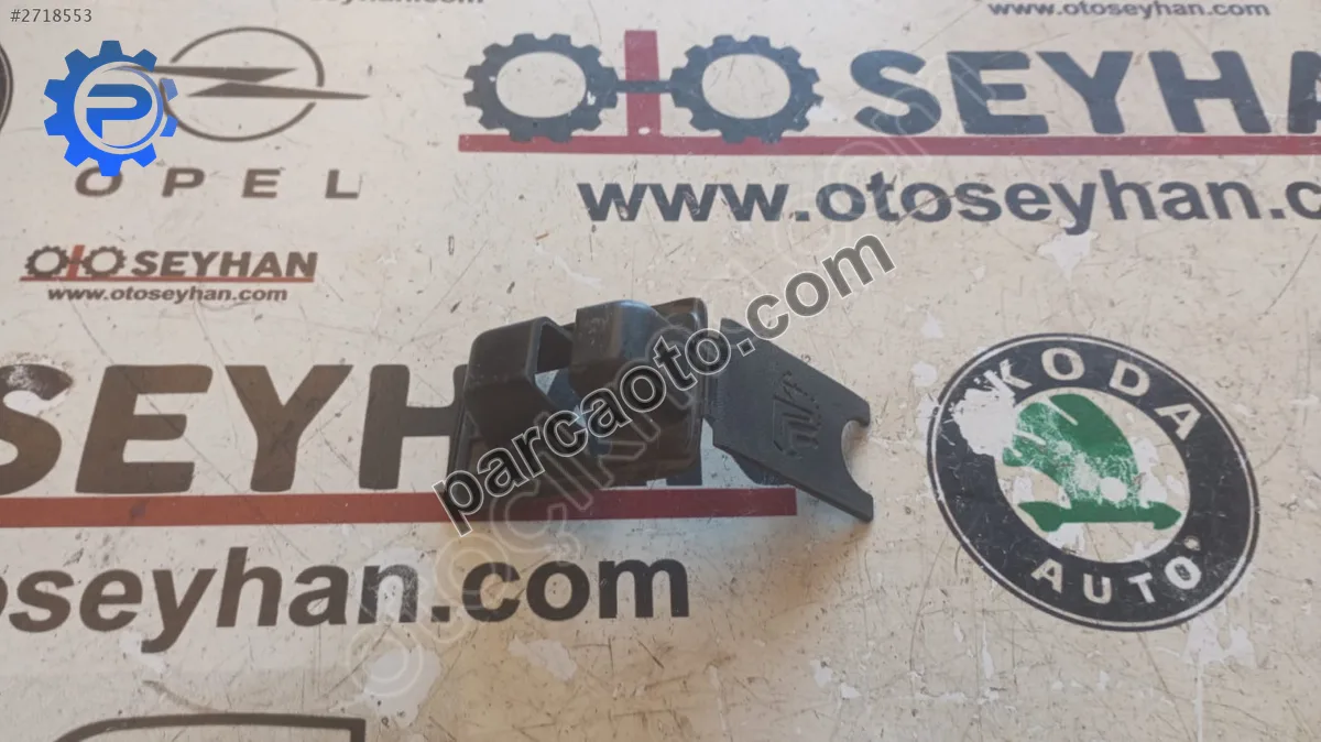 72996-02080 Toyota auris 2009 arka koltuk kaldırma tutamağı