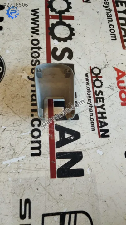 71691-02010 Toyota Auris koltuk kızagı braketi