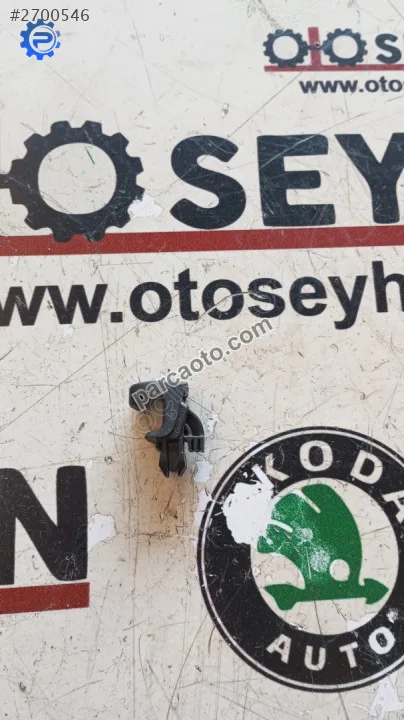 3V5868280 Skoda Octavia 2021 arka koltuk askı kancası 3V5868280 Skoda Octavia 2021 arka koltuk askı kancası