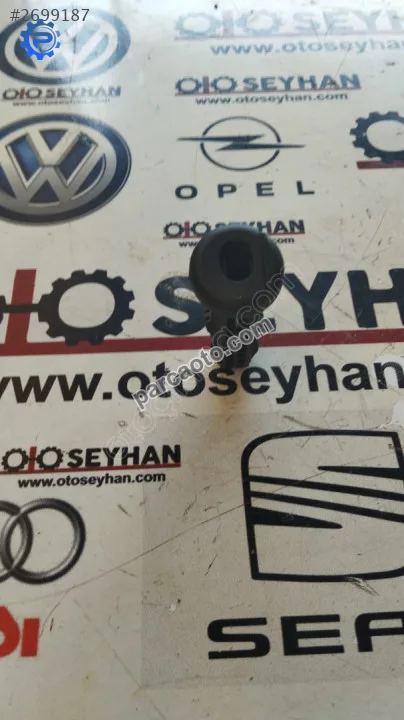 5G0886920 Skoda Octavia 2021 koltuk başlığı yuvası