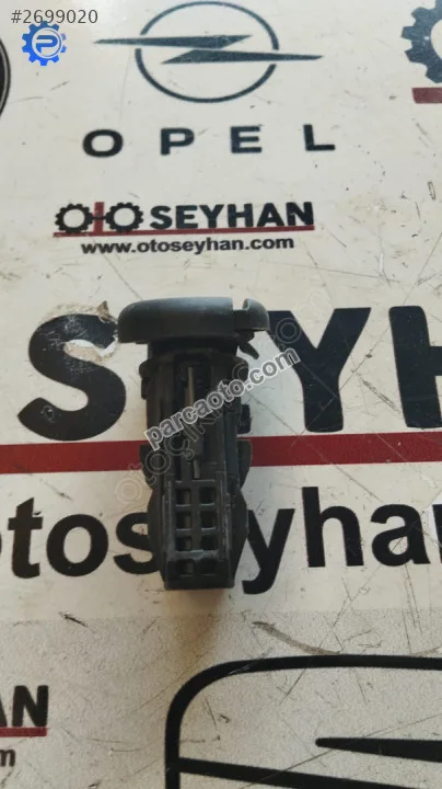 5G0886920 Skoda Octavia 2021 koltuk başlığı yuvası