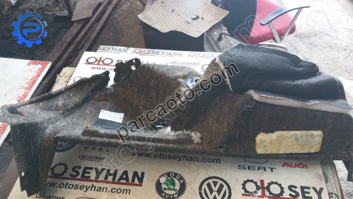 5E6867427A Skoda Octavia 2021 Arka sol bagaj döşemesi