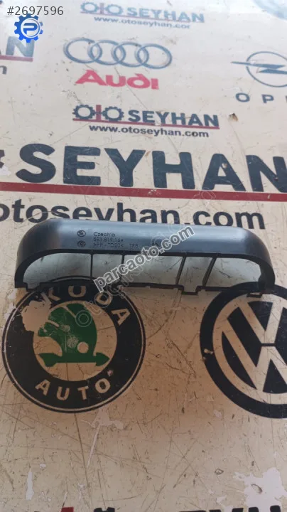 5E3819164 Skoda Octavia 2021 arka bagaj havlandırma iç kapağı