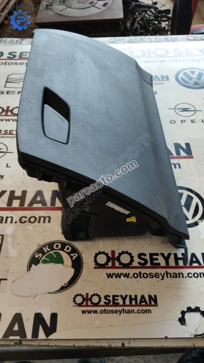 5E4857103 Skoda Octavia 2021 torpido gözü