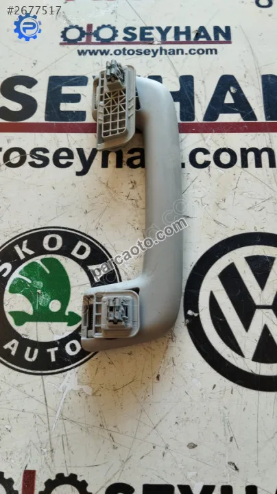 Skoda Octavia 2021 arka tavan tutamağı