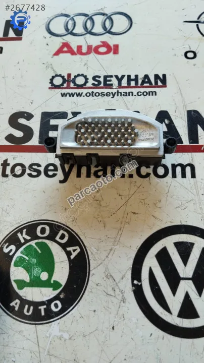 5Q0907521F Skoda Octavia 2021 kalorifer fan regülatörü