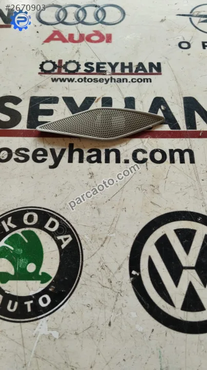 5e3035410 Skoda Octavia 2021 ön sağ direk tweeter kaplaması