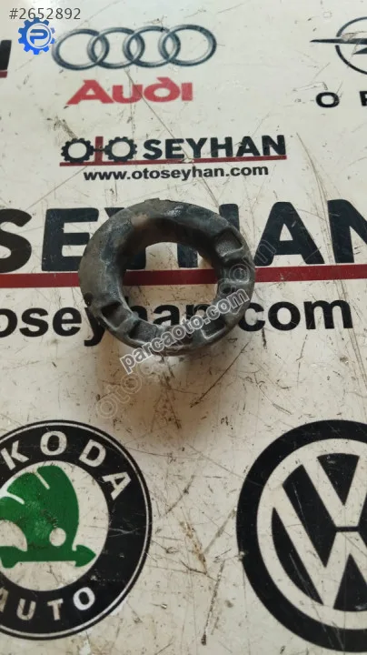 Toyota Yaris arka helezon üst lastiği