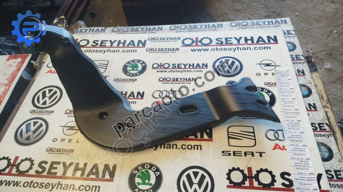 2Q0819805 t-cross sol arka havalandırma kanalı