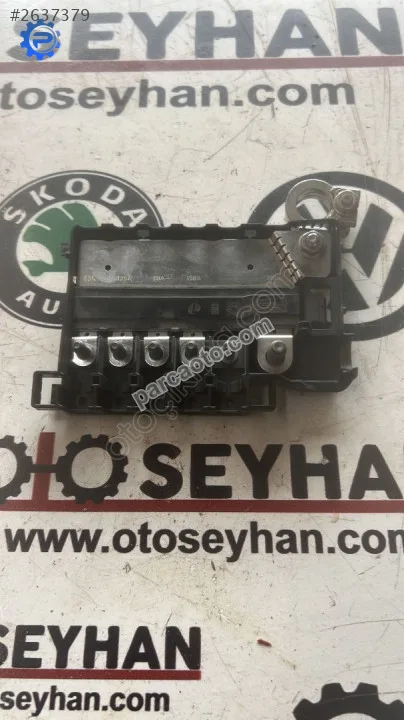 2Q0937548D t-cross akü üstü sigorta kutusu