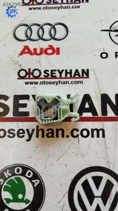 T-cross su radyatörü bağlantı kulağı