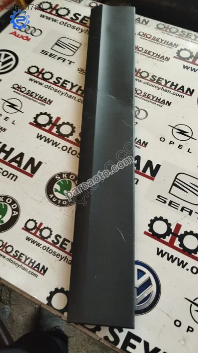2GM854940 T-cross ön sağ kapı bandı