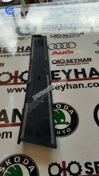 82250-N7010 Hyundai Tucson 2022 ön sol kapı dış direk kaplaması