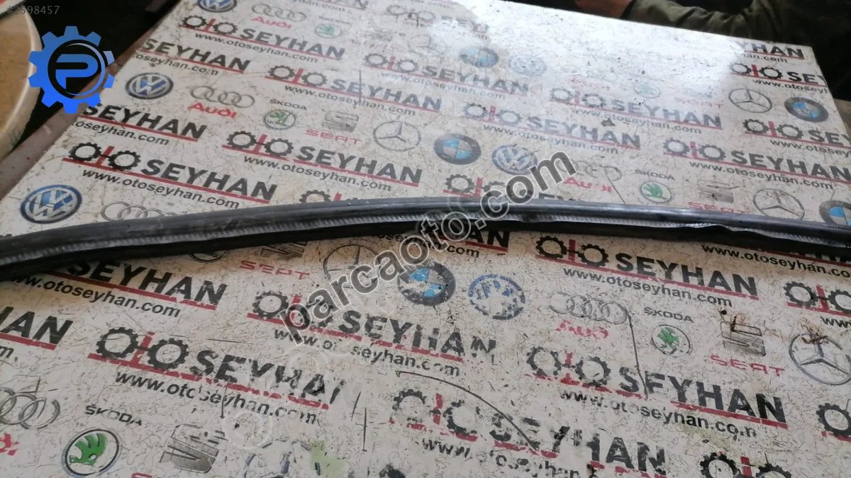 Opel astra j motor kaputu lastiği