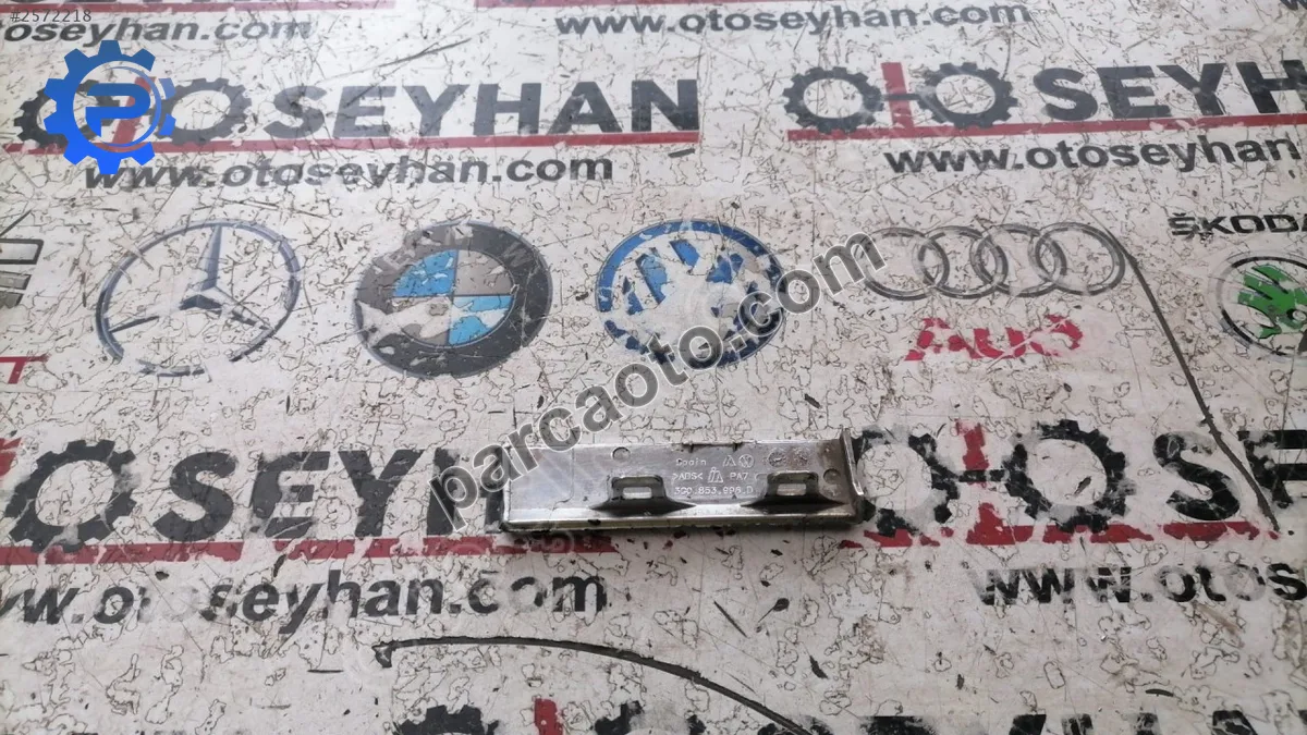 3G0853996D Passat b8 ön sag marşbiyel kaplaması çıtası