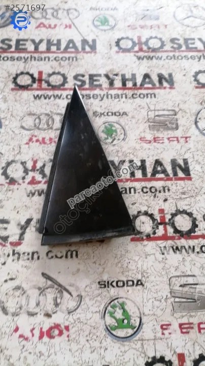 6r0839902 polo 2012 arka sag kapı cam kenarı üçgeni