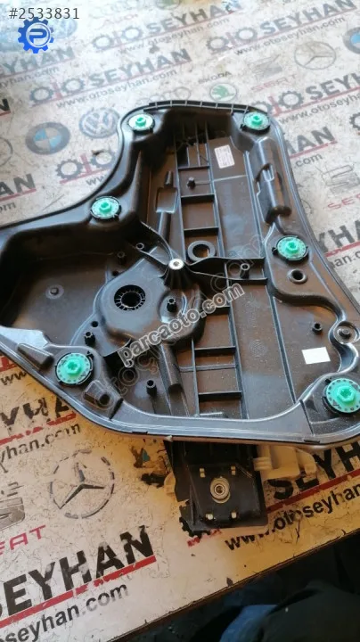 5H0839401 golf 8 arka sol kapı cam krikosu ve panosu
