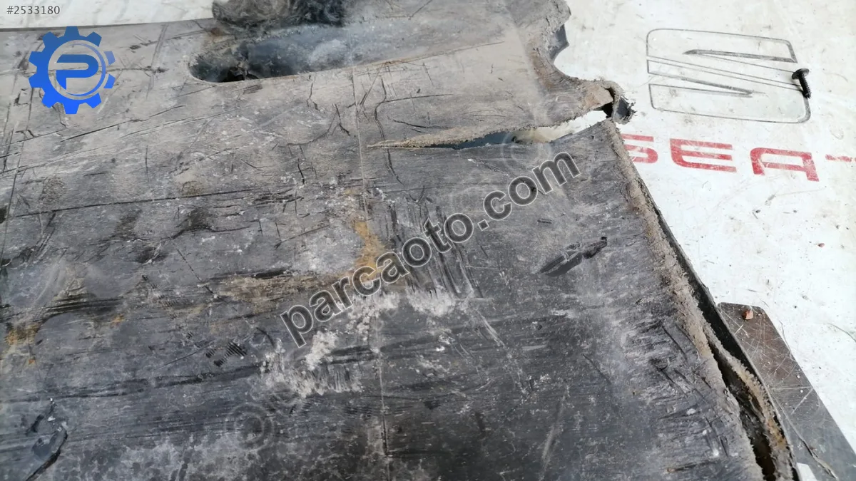 5N0825201 tiguan 2012 sol ön taban plastigi
