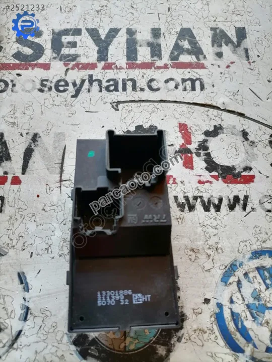 13301886 opel astra j sag ön kapı cam açma dügmesi