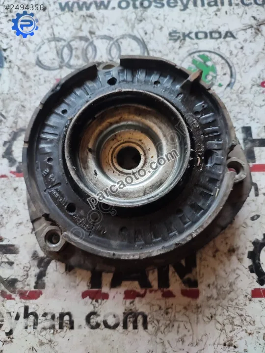 5Q0412331C Passat b8 sağ ön amortisör takozu