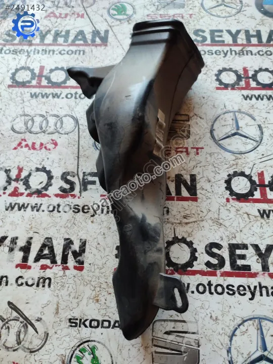 3G1819151  passat b8 sol ön ayak havalandırma borusu