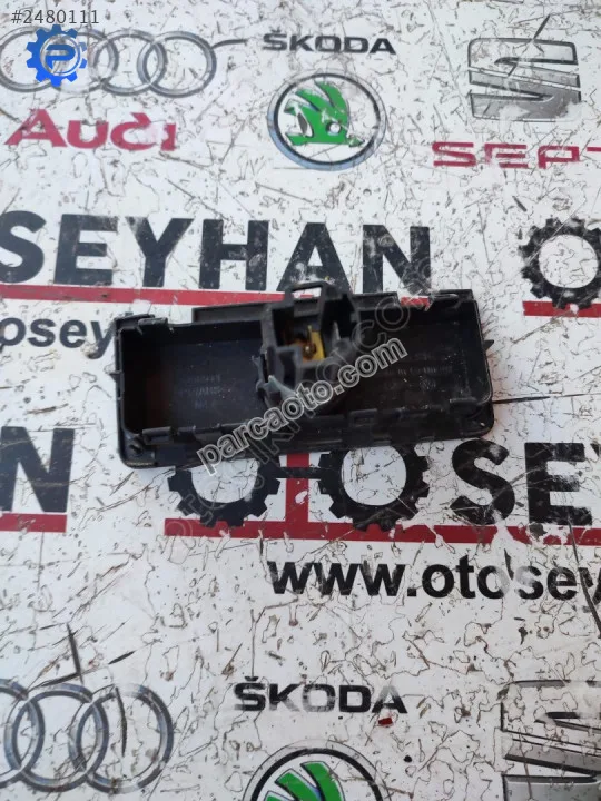 3G0863916 Passat b8 arka koltuk çakmaklık 3G0863916 Passat b8 arka koltuk çakmaklık