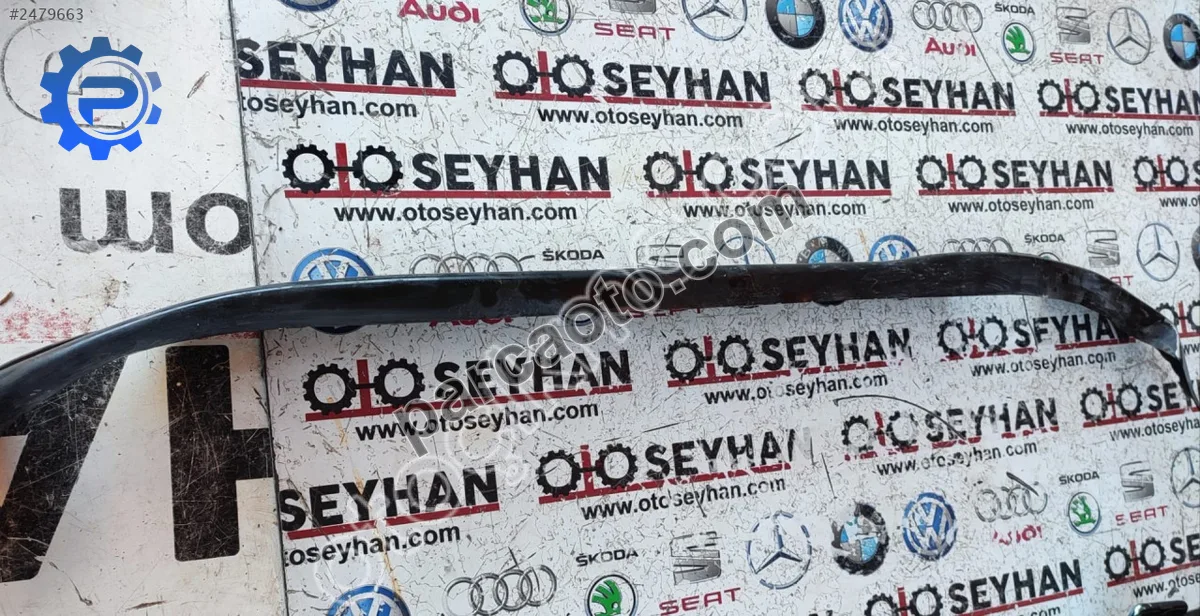 3G0805275A Passat b8 ön cam elek altı demiri