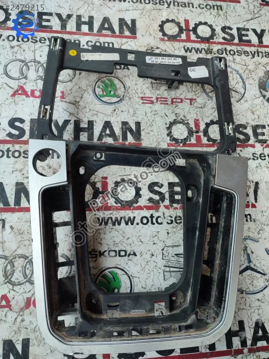 3G1864263 Passat b8 vites konsolu üst cercevesi
