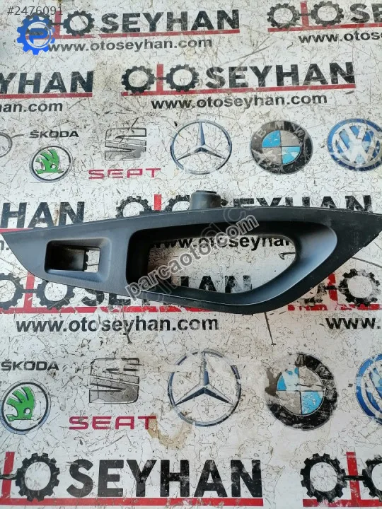 5F4867228 seat leon 2015 sağ arka kapı cam düğmesi çerçevesi