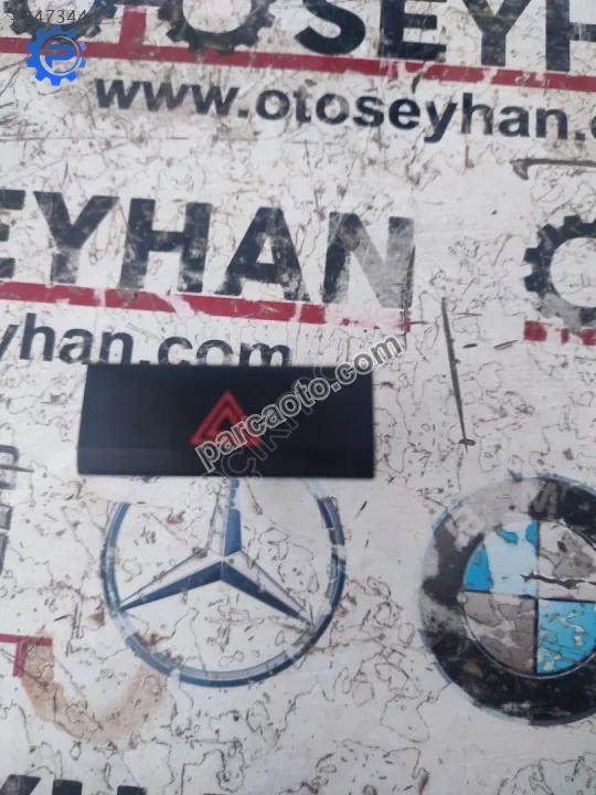 5F0953235B Seat Leon 2015 dörtlü flaşör düğmesi 5F0953235B Seat Leon 2015 dörtlü flaşör düğmesi