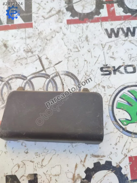 5F0867195L Seat Leon 2015 ön sol kapı döşemesi vida kapağı