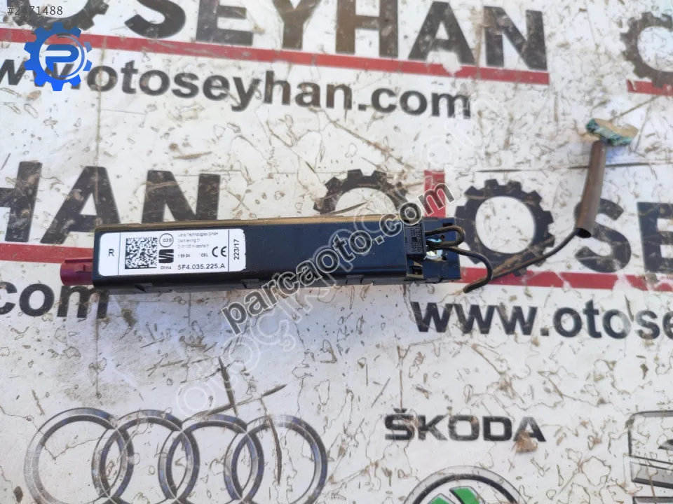 5F4035225A Seat Leon 2015 bagaj anten güçlendirici