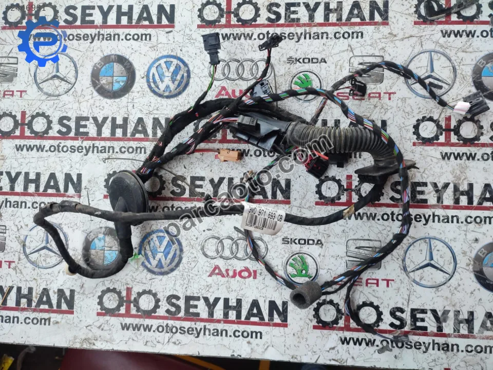 3V0971693CB Skoda Superb 2020 sol arka kapı tesisati