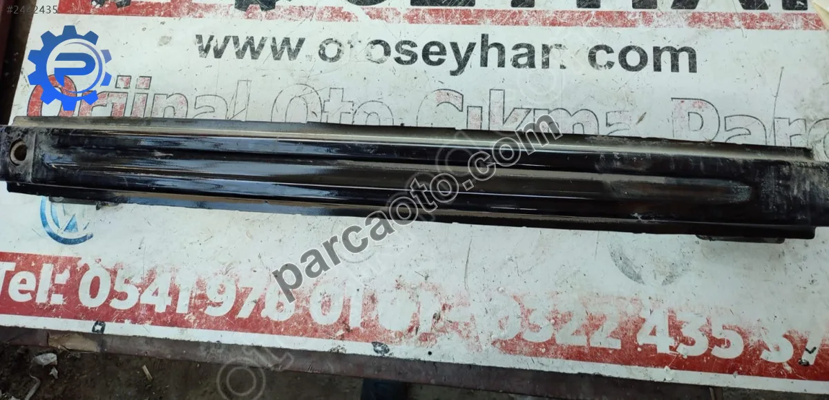 Skoda Superb 2020 arka tampon demiri
