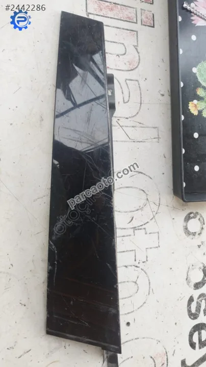 3V0837902 Skoda Super b 2020 ön sağ kapı dış direk kaplaması