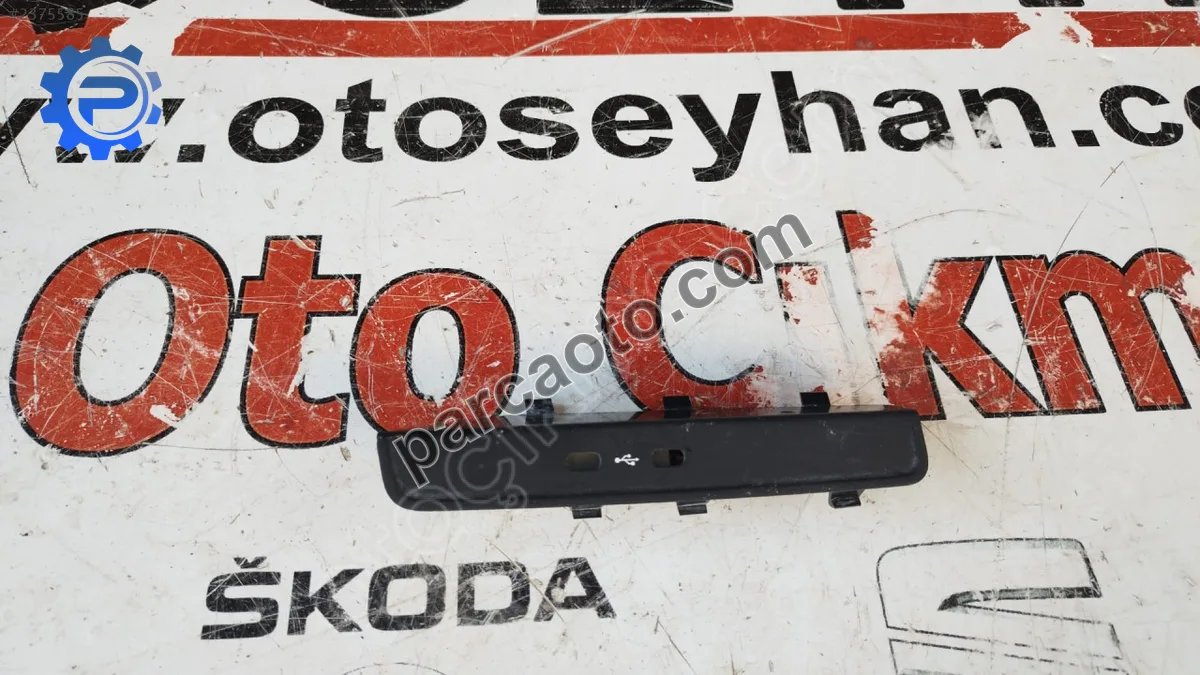 5E4713617 Skoda Octavia 2021 vites konsolu aux giriş kaplama