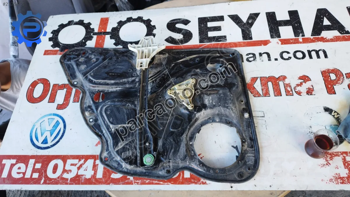 Passat B6 arka sağ kapı panosu cam krikosu