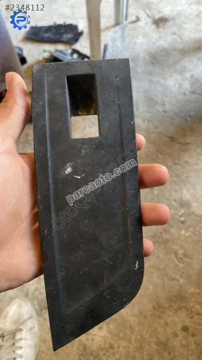 5E3867171B skoda octavia 2021 sol cam düğmesi çerçevesi