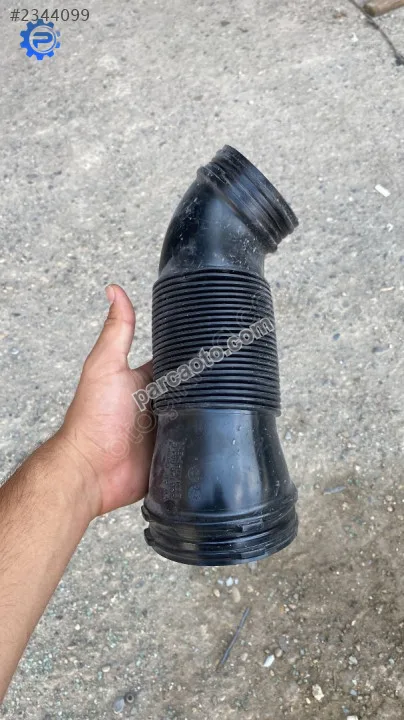 5Q0129684C skoda octavia 2021 hava filtre borusu