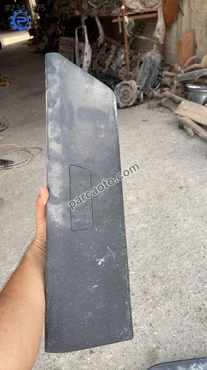 5E7867048 skoda octavia bagaj eşya gözü kapağı