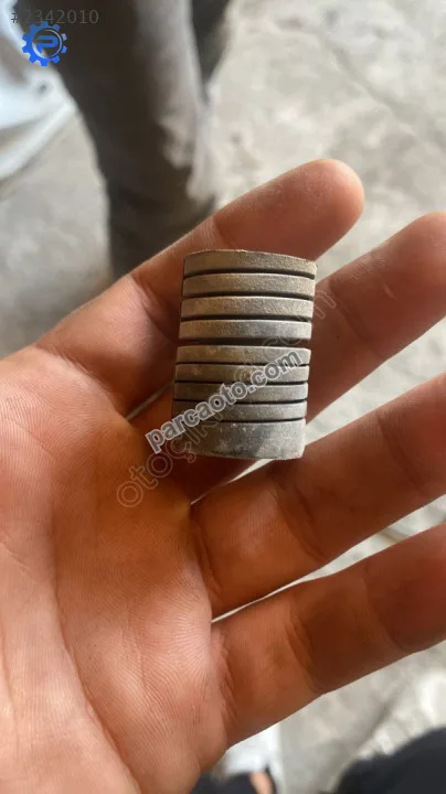toyota yaris motor kaput ayar lastiği