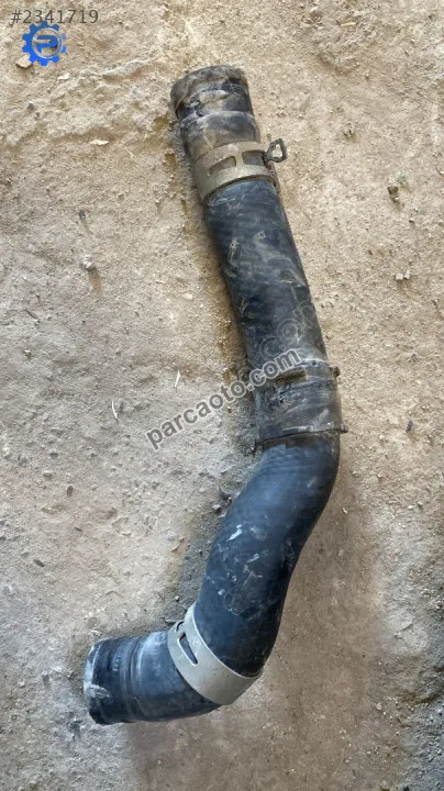toyota yaris radyatör üst hortumu