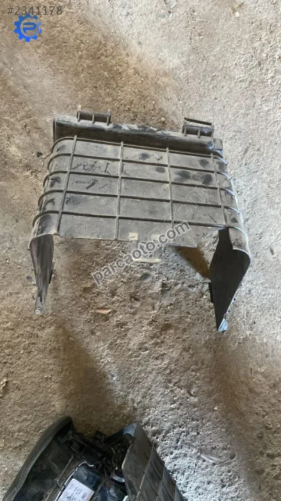 vw passat b7 akü kenar kaplaması