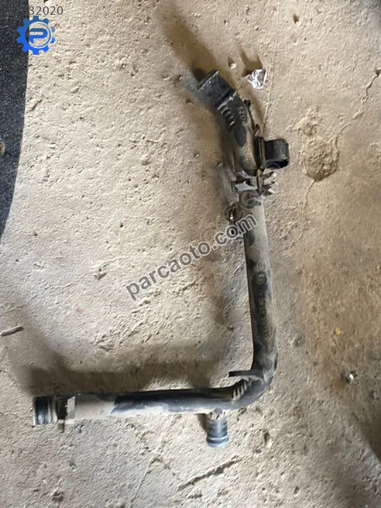 03L121065AJ 1.6 cay motor su borusu termostat kütüğü girişi